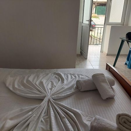 סרנדה Casa Mia Economy Condos מראה חיצוני תמונה