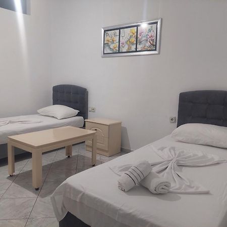 סרנדה Casa Mia Economy Condos מראה חיצוני תמונה