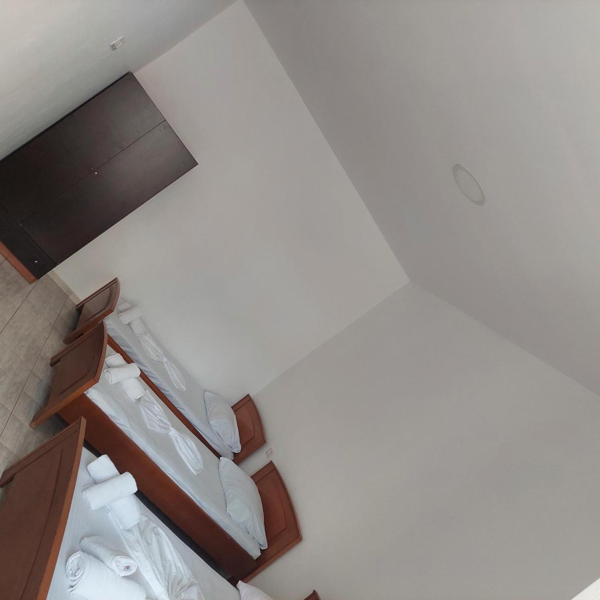 סרנדה Casa Mia Economy Condos מראה חיצוני תמונה